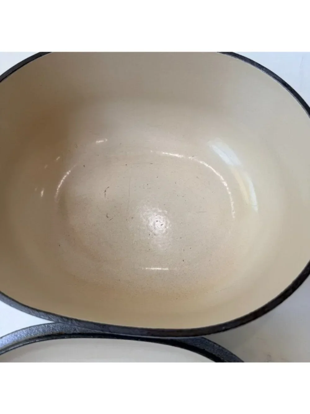 Le Creuset size none